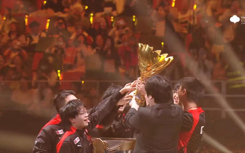 NAVI与 Spirit 在IEM Katowice 2025的比赛最佳精彩瞬间