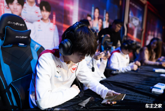 CigaretteS 成为 Paper Rex 的内容创作者；